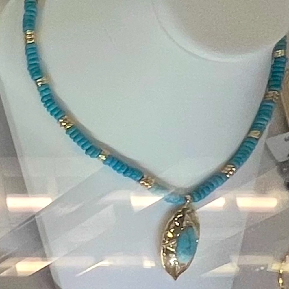 NWT ⚜️🩵⚜️ Camila Coelho Gorgeous Reconstituted Turquoise Necklace - Picture 4 of 6